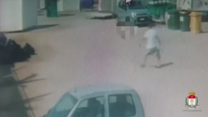 Furbetti incivili rifiuti Agrigento