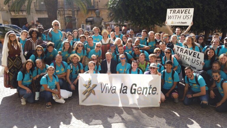 Firetto con i giovani di Viva la gente