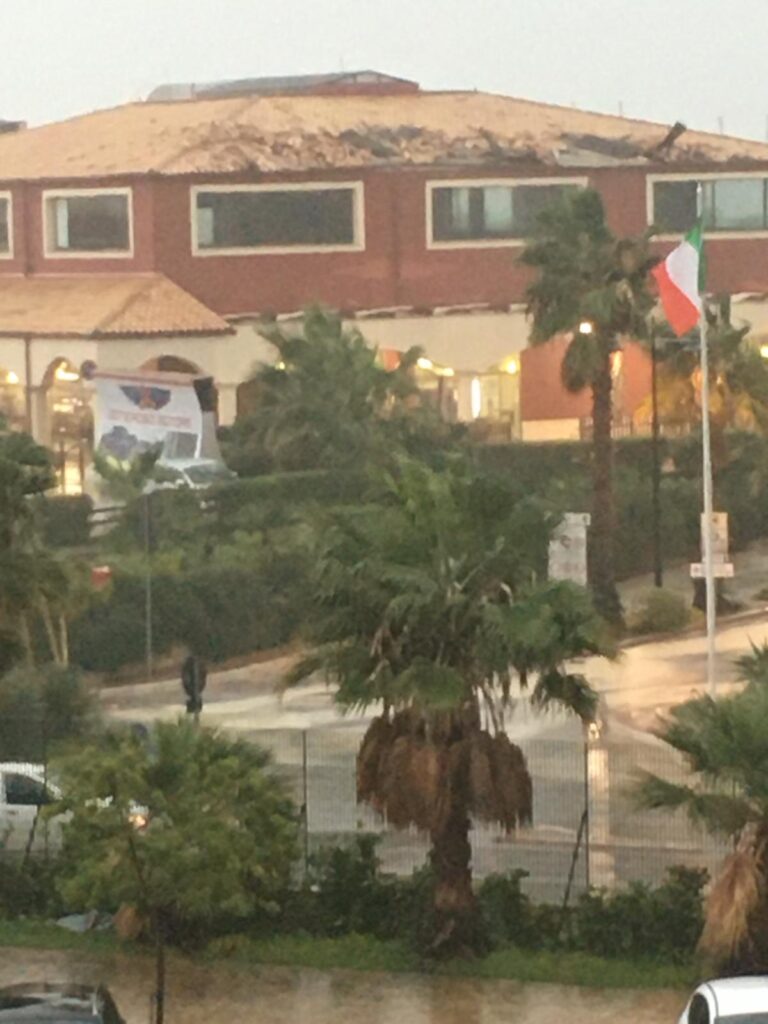 Tetti scoperchiati a Licata