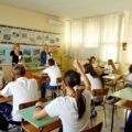 scuola insegnante alunni classe