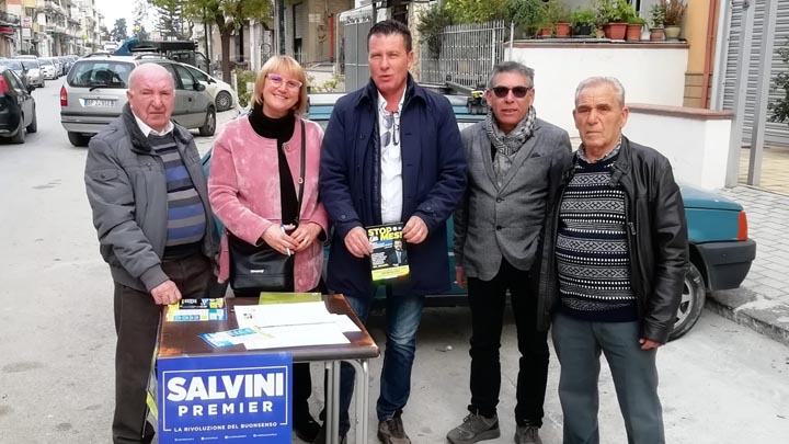Lega Salvini Favara raccolta firme Mes