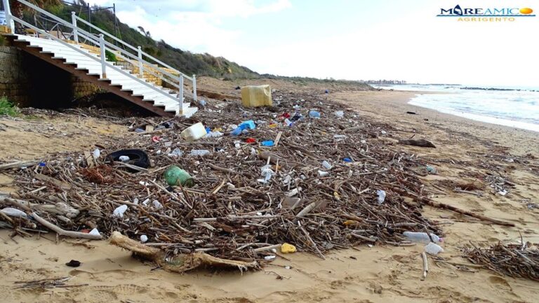 rifiuti in spiaggia san leone - mareamico
