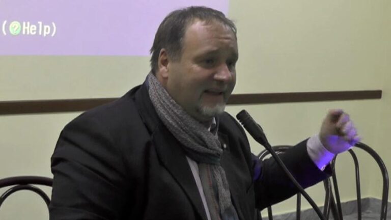 Francesco Pira dibattito connessi o disconnessi Santi Pietro e Paolo