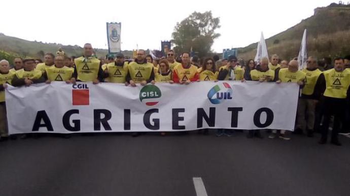 manifestazione sindaci sulla ss 640 per viabilità infrastrutture