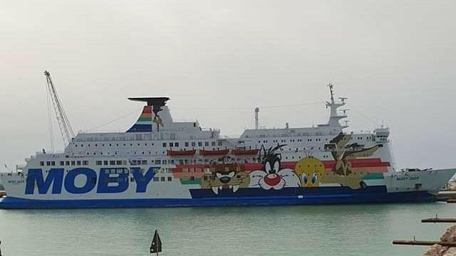 Nave-migranti-Porto-Empedocle Moby Zazà