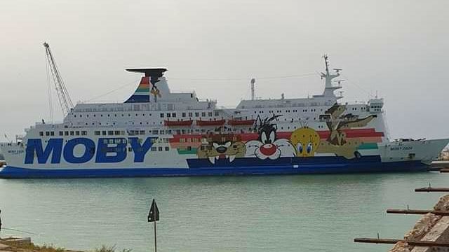Nave migranti Porto Empedocle