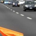 Viabilità auto su strada con lavori in corso