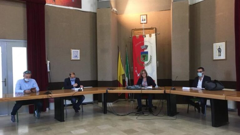 incontro tra sindaca e titolari