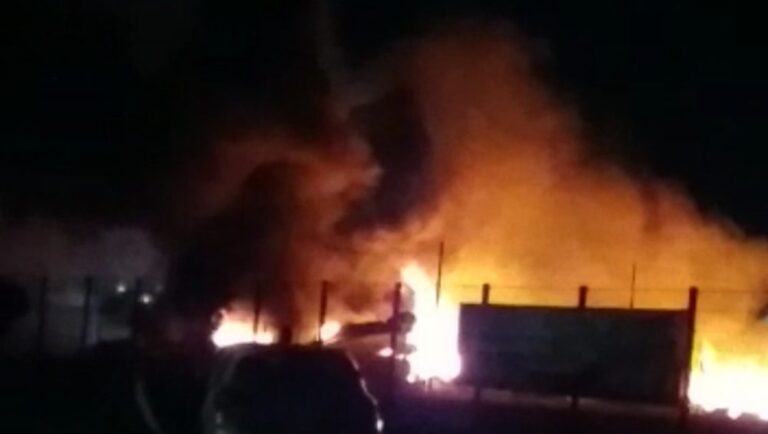 Lampedusa incendio barconi