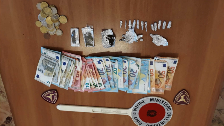 Sequestro marijuana, hashish e soldi della Polizia di Stato