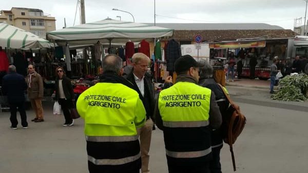 firetto al mercato settimanale di Agrigento
