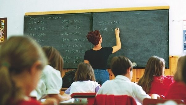 aula scuola matematica alunni classe scolastica lezione
