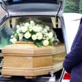 bara funerali esequie manu morto mortu