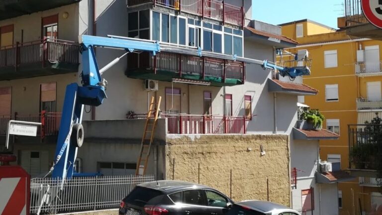 incidente sul lavoro agrigento uomo cade da cestello