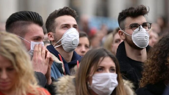 Mascherine Coronavirus ragazzi persone