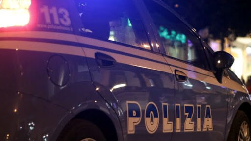 auto Polizia di sera