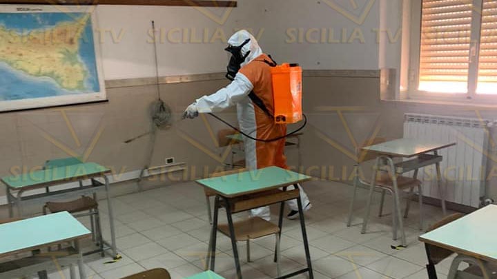 sanificazione scuola Falcone Borsellino Favara