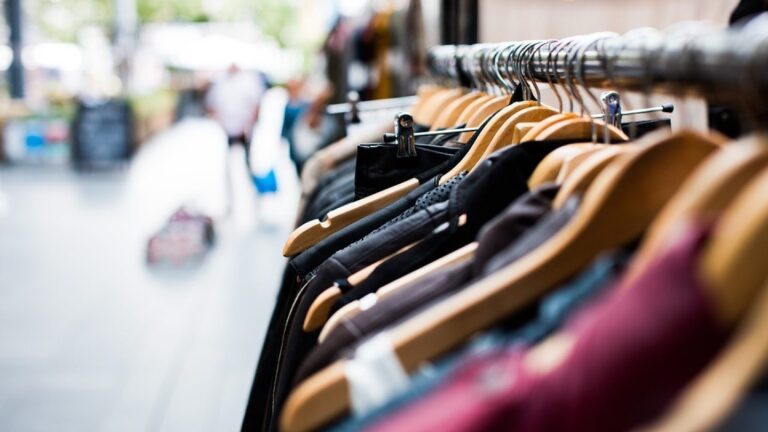 esercizio commerciale abbigliamento