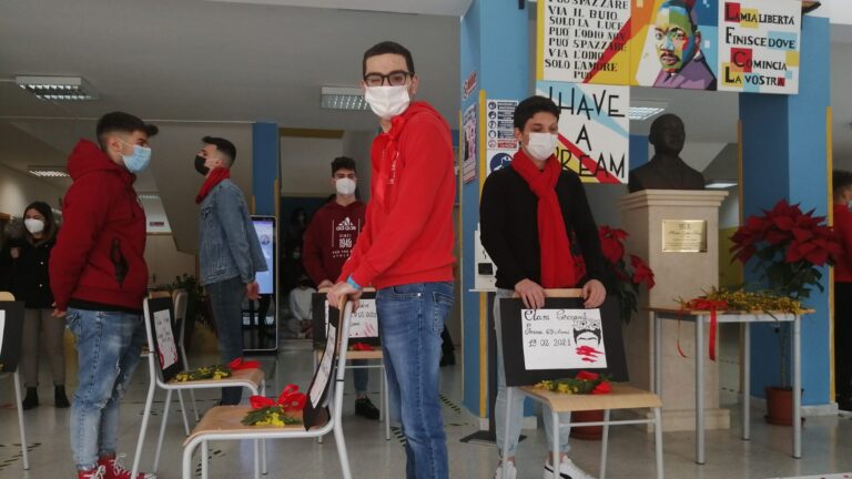 Alunni Liceo King Festa della donna 2021 flashmob