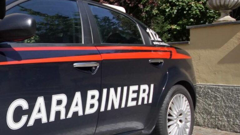 carabinieri auto