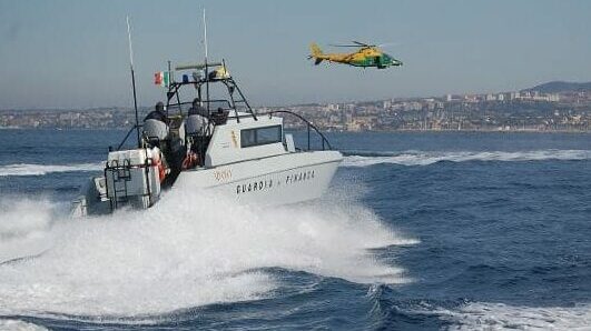 guardia finanza migranti