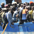 Maxi sbarco a Lampedusa, approda peschereccio con a bordo 347 migranti