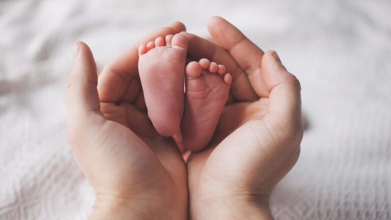 nascita bambino partorire