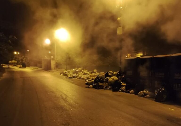 incendio rifiuti