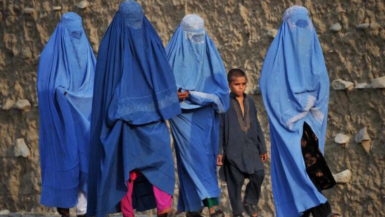 donne e bambino afganistan