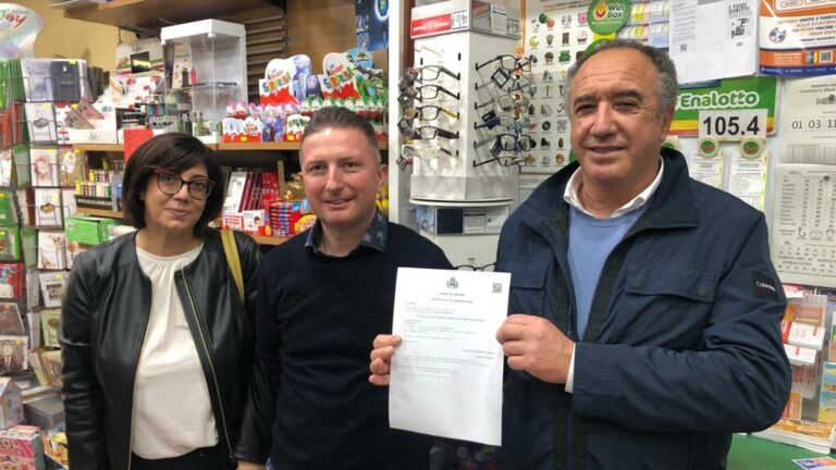 Fabio Ceresi e Giuseppe Pendolino tabaccaio aragona