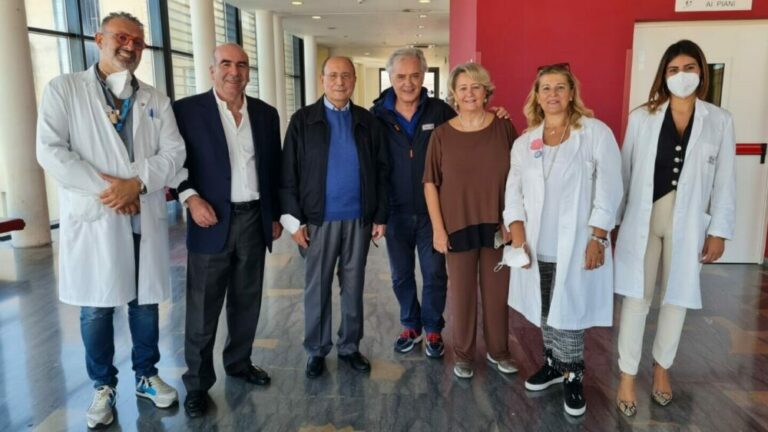 Renato Schifani visita bambina ospedale bambini di Palermo