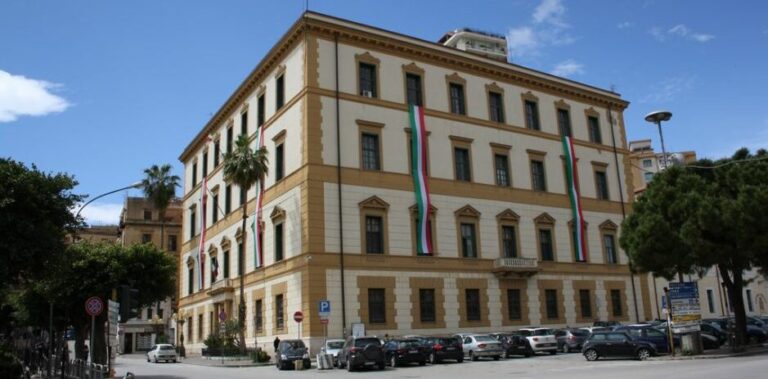 palazzo_provincia_tricolore__Copia_