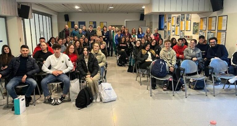 Un momento dell'incontro con gli studenti