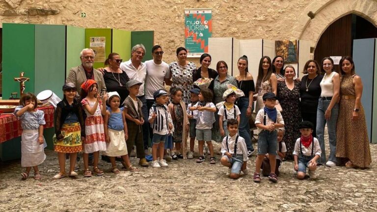 Casa dei Bamibini Favara, scenetta al Castello giugno 2024 (1)