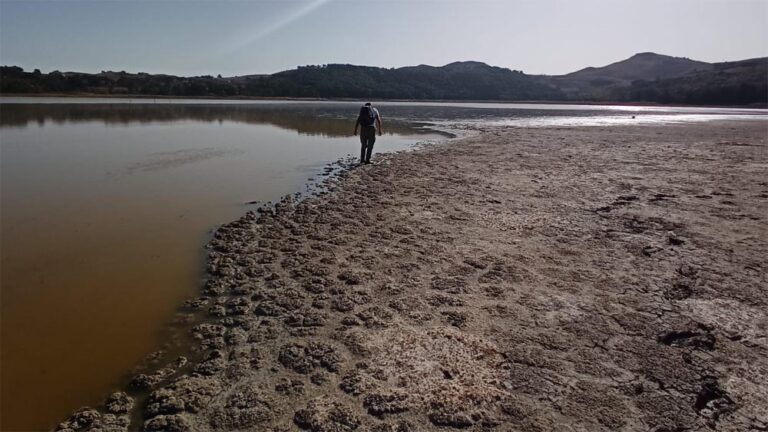 Lado di Pergusa secco senza acqua