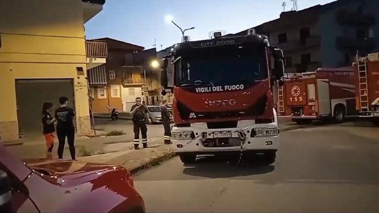 Leonforte-vigili-del-fuoco-e-forze-dellordine-isolano-un-intero-quartiere-200-evacuati