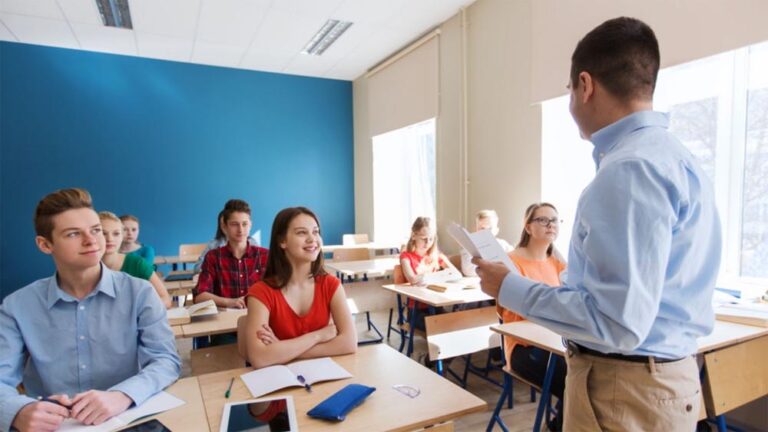 studenti scuola paritaria superiore