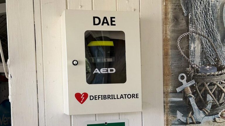 Defibrillatore istallato a Le Pergole Realmonte