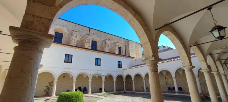 ALESSANDRIA DELLA ROCCA_chiostro complesso carmelitani