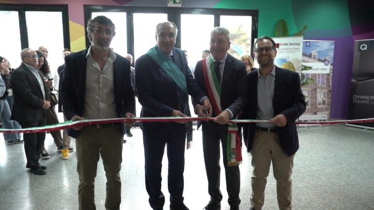 Il sindaco Miccichè e il presidente Pendolino al taglio del nastro