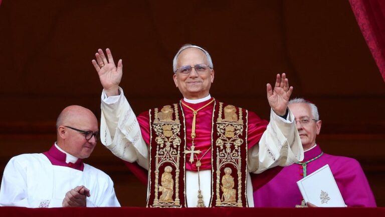 Leone XIV è il nuovo Papa. Chi è Robert Francis Prevost