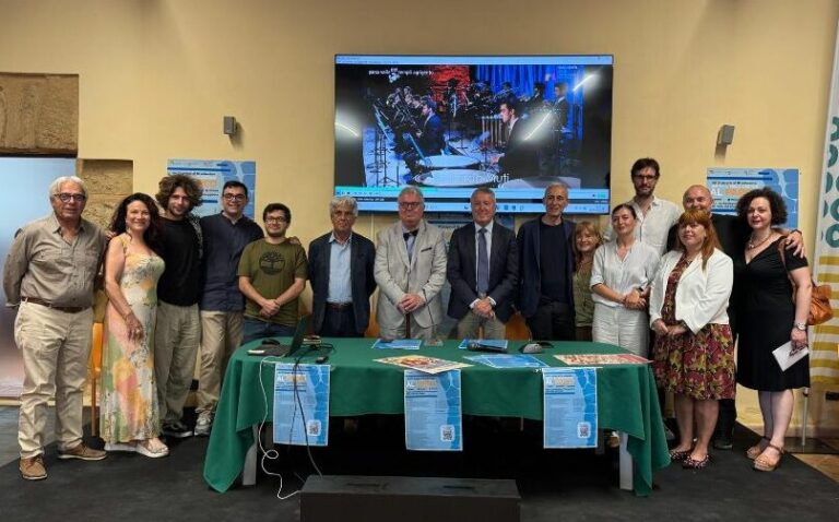 momento conf stampa