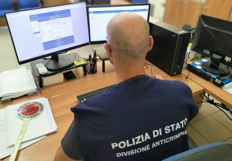 Foto Polizia di Stato - Divisione Anticrimine