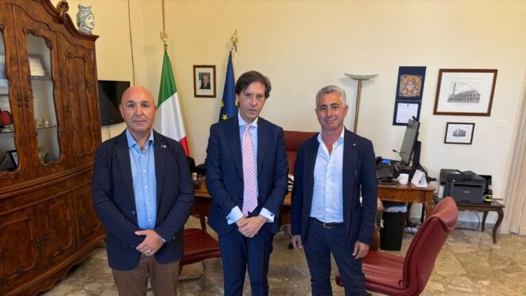 Incontro consorzio tutela Uva Canicattì prefetto