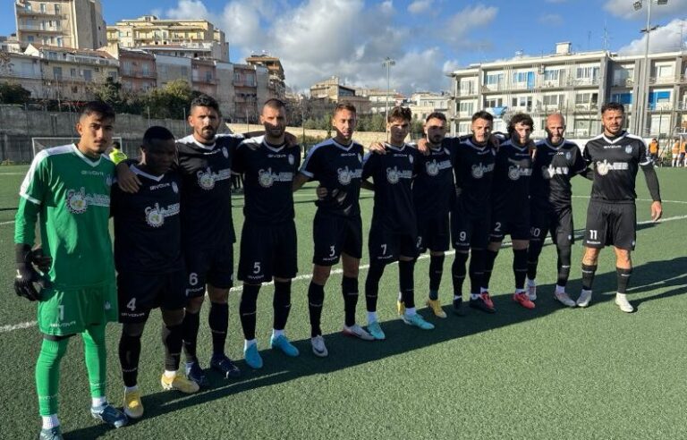 la formazione iniziale sul campo del Santa Croce Soccer - dimensioni grandi