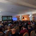 La sala gremita