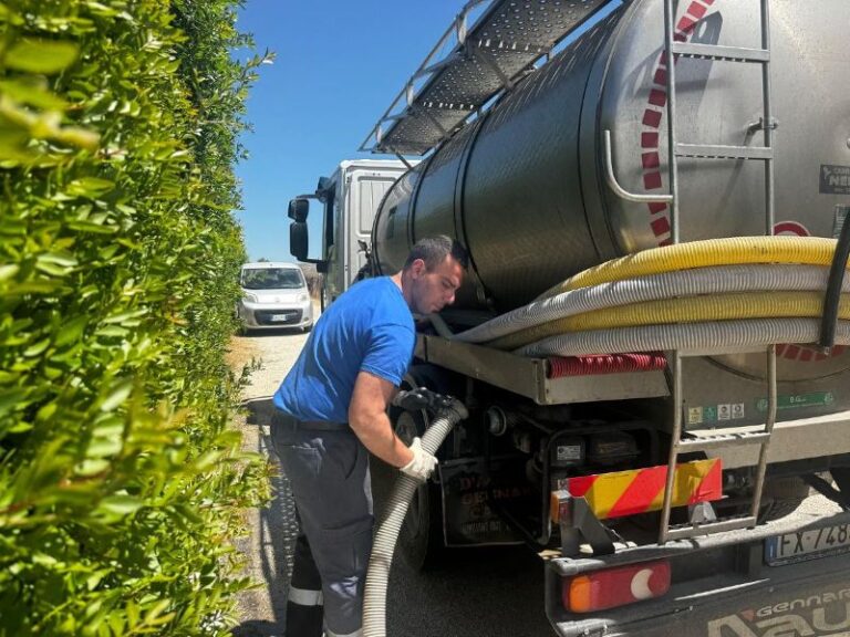 Servizio autobotti AICA (3)
