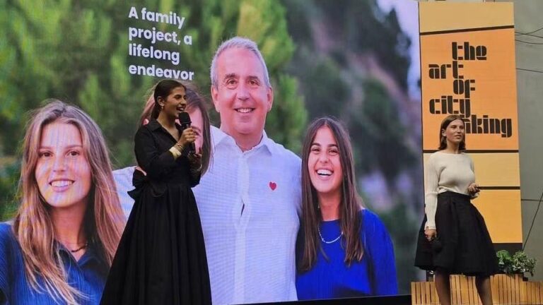 Carla e Viola Bartoli a Singapore (1)