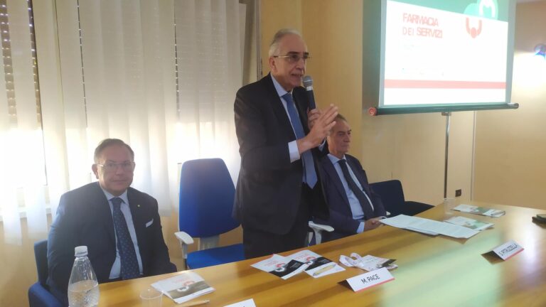 Al centro il presidente Pace, a sx Amorelli e a dx Pitruzzella