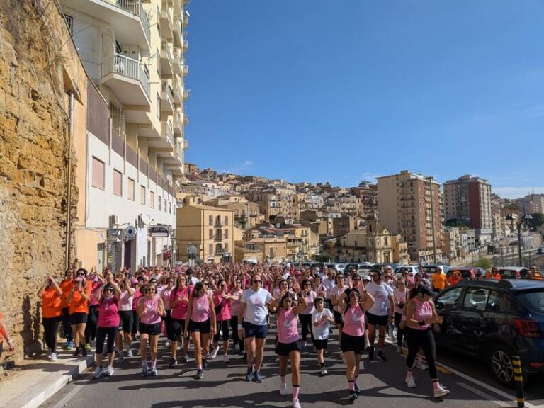 Il fiume rosa in centro città